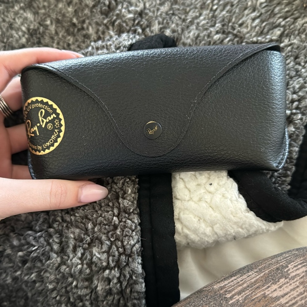 women’s circle ray bans